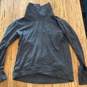 Lululemon sweatshirt - size 10